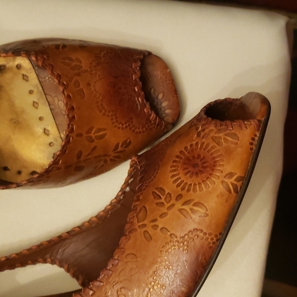 Bcbgirls Heels made in Brazil size 9.5 - Picture 3 of 9